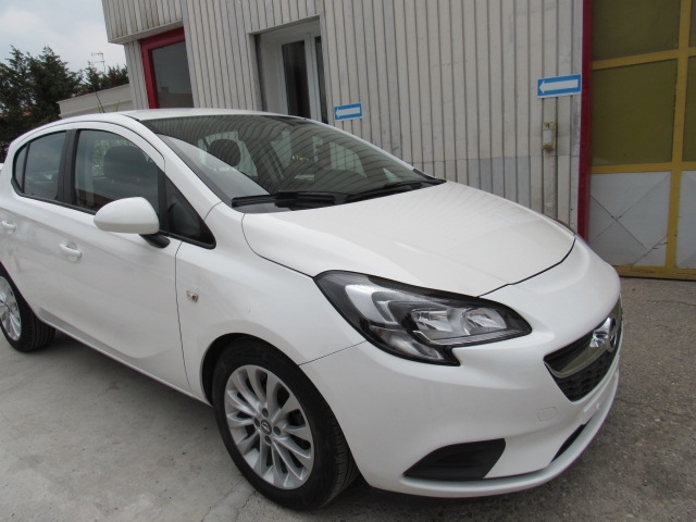 CORSA E