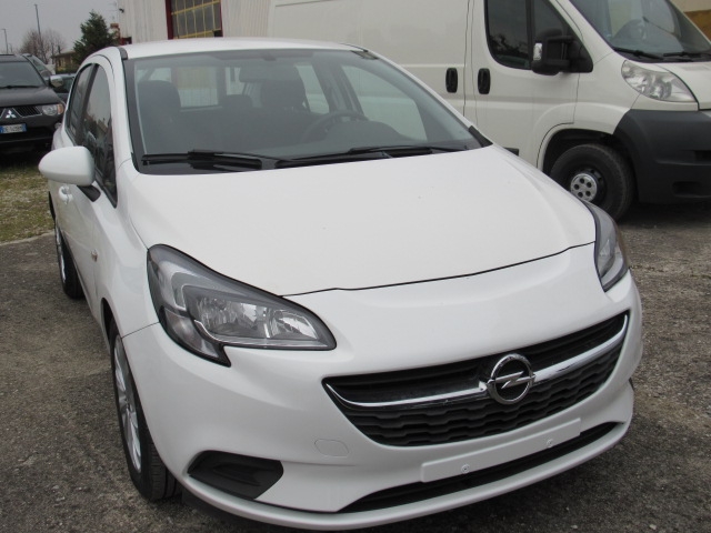 CORSA E